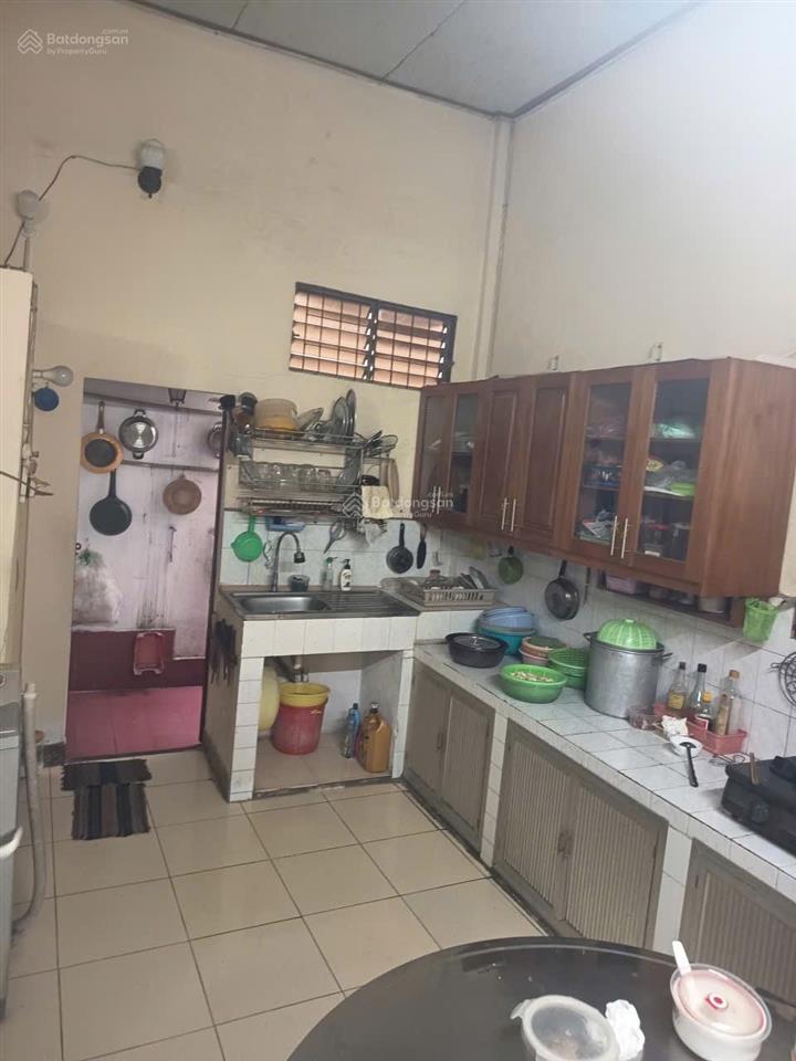 Chủ nhà qua nước ngoài định cư bán nhà 4 tầng, dt 100m2 hẻm 9m xe hơi đi lại thoải mái
