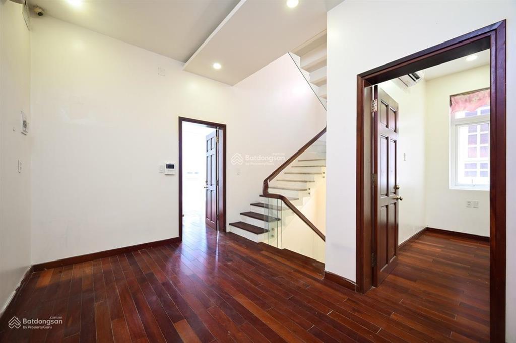 Bán nhà ngang lớn 6,5m x 13m nở hậu hơn 9m chu văn an  bình thạnh đối diện hvcb
