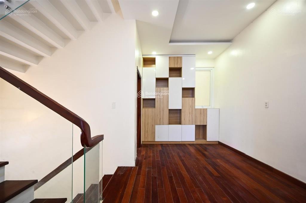 Bán nhà ngang lớn 6,5m x 13m nở hậu hơn 9m chu văn an  bình thạnh đối diện hvcb