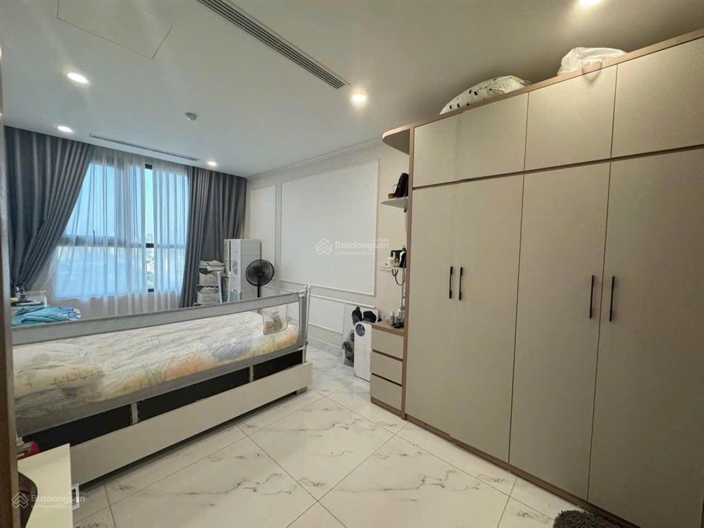 Cho thuê căn 4pn giá 20tr ở ct5 sudico tòa nhà sông đà  mỹ đình