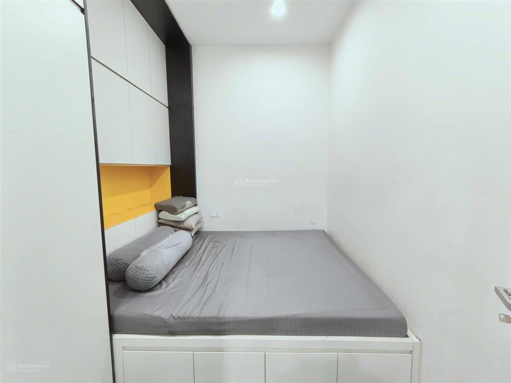 Bán gấp căn hộ 2pn 52m2 trần quý kiên, trung tâm cầu giấy giá chỉ 3,9 tỷ