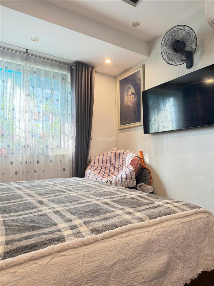 Chủ gửi bán gấp căn 2pn, 83m2 nội thất đầy đủ ở n05 trần quý kiên  cầu giấy