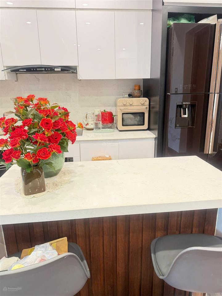Chủ gửi bán gấp căn 2pn, 83m2 nội thất đầy đủ ở n05 trần quý kiên  cầu giấy