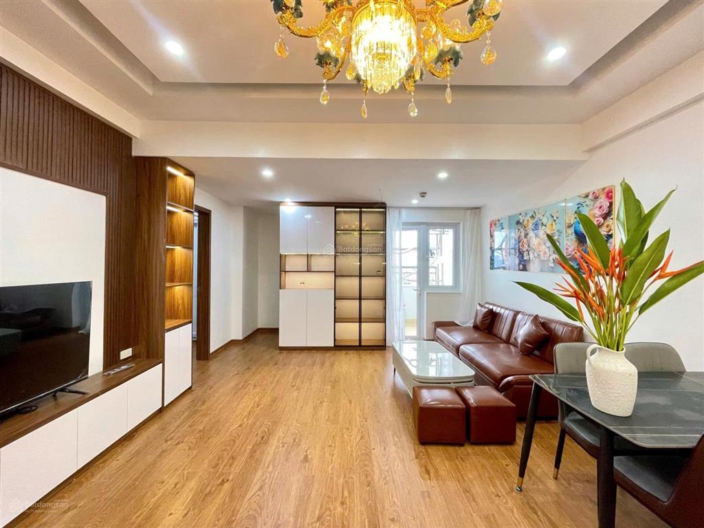 Cần bán gấp căn 2pn 2vs, giá 5,8 tỷ ở ct2a chung cư nam cường cổ nhuế