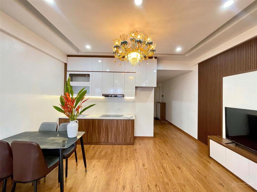 Cần bán gấp căn 2pn 2vs, giá 5,8 tỷ ở ct2a chung cư nam cường cổ nhuế