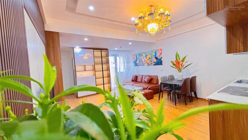 Cần bán gấp căn 2pn 2vs, giá 5,8 tỷ ở ct2a chung cư nam cường cổ nhuế