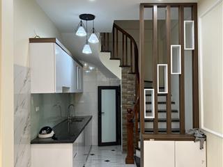 Cho thuê nhà riêng 4 tầng tại nam dư thông sang lĩnh nam, giá 10 triệu.  0962 050 ***