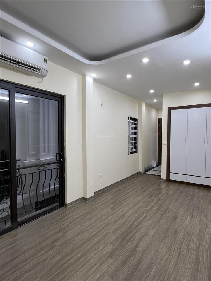 Cho thuê nhà riêng 4 tầng tại nam dư thông sang lĩnh nam, giá 10 triệu.  0962 050 ***