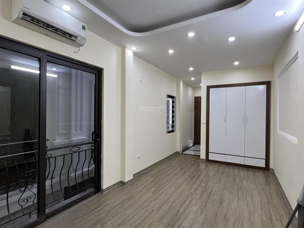 Cho thuê nhà riêng 4 tầng tại nam dư thông sang lĩnh nam, giá 10 triệu.  0962 050 ***