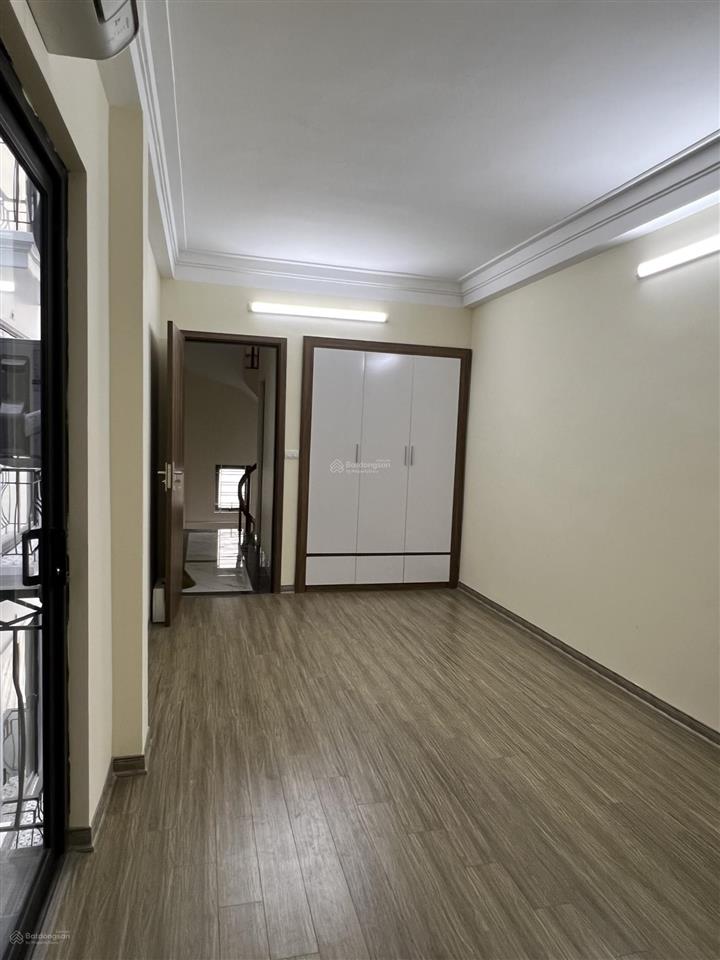 Cho thuê nhà riêng 4 tầng tại nam dư thông sang lĩnh nam, giá 10 triệu.  0962 050 ***
