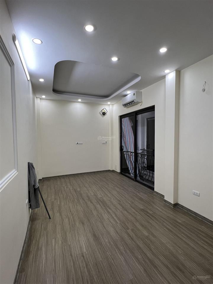 Cho thuê nhà riêng 4 tầng tại nam dư thông sang lĩnh nam, giá 10 triệu.  0962 050 ***