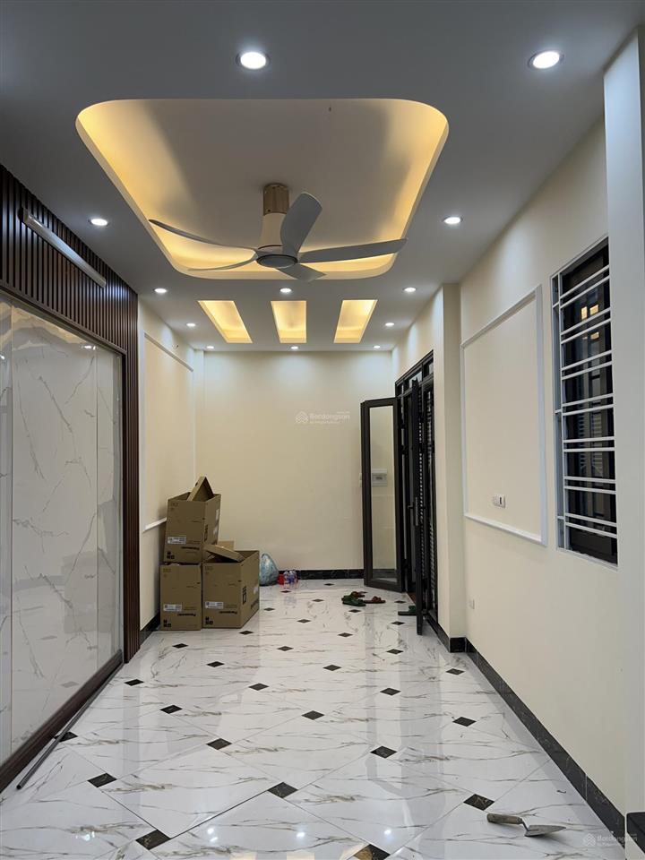 Cho thuê nhà riêng 4 tầng tại nam dư thông sang lĩnh nam, giá 10 triệu.  0962 050 ***