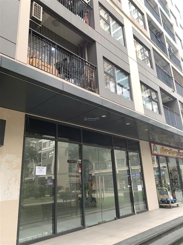 Cho thuê căn shop chân đế 38 tr/ tháng tại vinhomes smart city