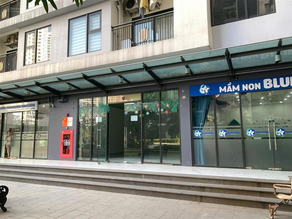 Cho thuê shop chân đế diện tích 57,6m2 với giá thuê 38 triệu