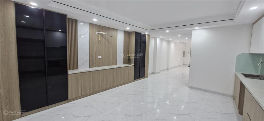25 tỷ nhà đẹp 72m2 kinh doanh , ngõ thông ngõ 43 kim đồng