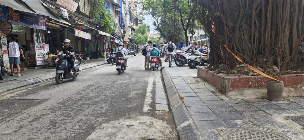 30m2 mặt phố tân mai  via hè kinh doanh