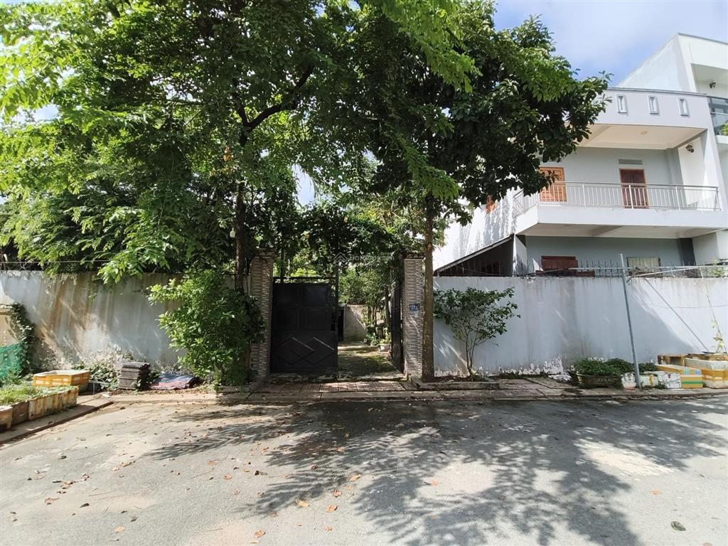 Cho thuê 521m2 đất vườn, cây xanh có nhà gần vinhome  phù hợp làm quán ăn gđ, cafe
