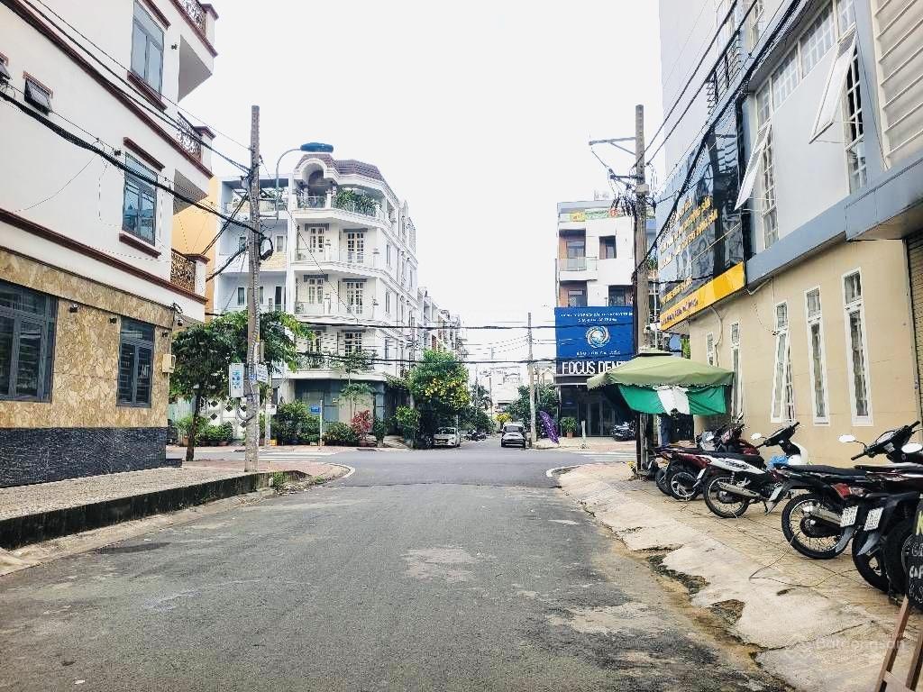 Bán nhà ngay metro q6 dt90m mt14m 6pn ở+kd tốt giá17tỷ tiện di chuyển qua q5+11 pl chuẩn