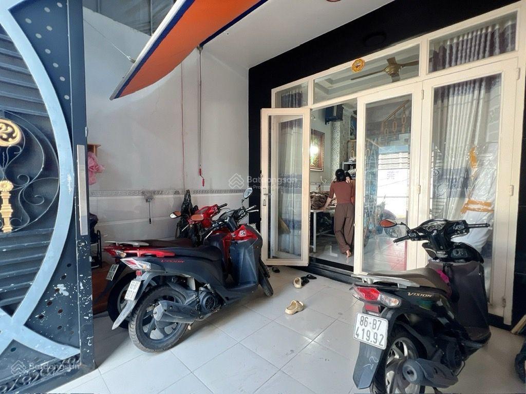 Bán nhà tô hiệu tân phúngang4m dài18m2 mặt tiềnpl chuẩn 9tỷ5đầu tư ở đều tốt