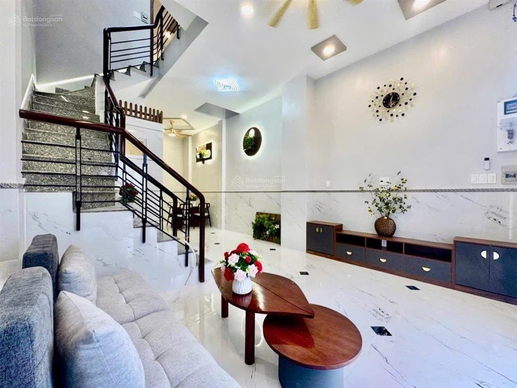 Bán nhà lũy bán bích, tân phú 9.5 tỷ dt6.2 x 12.7m3 tầng 2 mặt hẻm ô tô