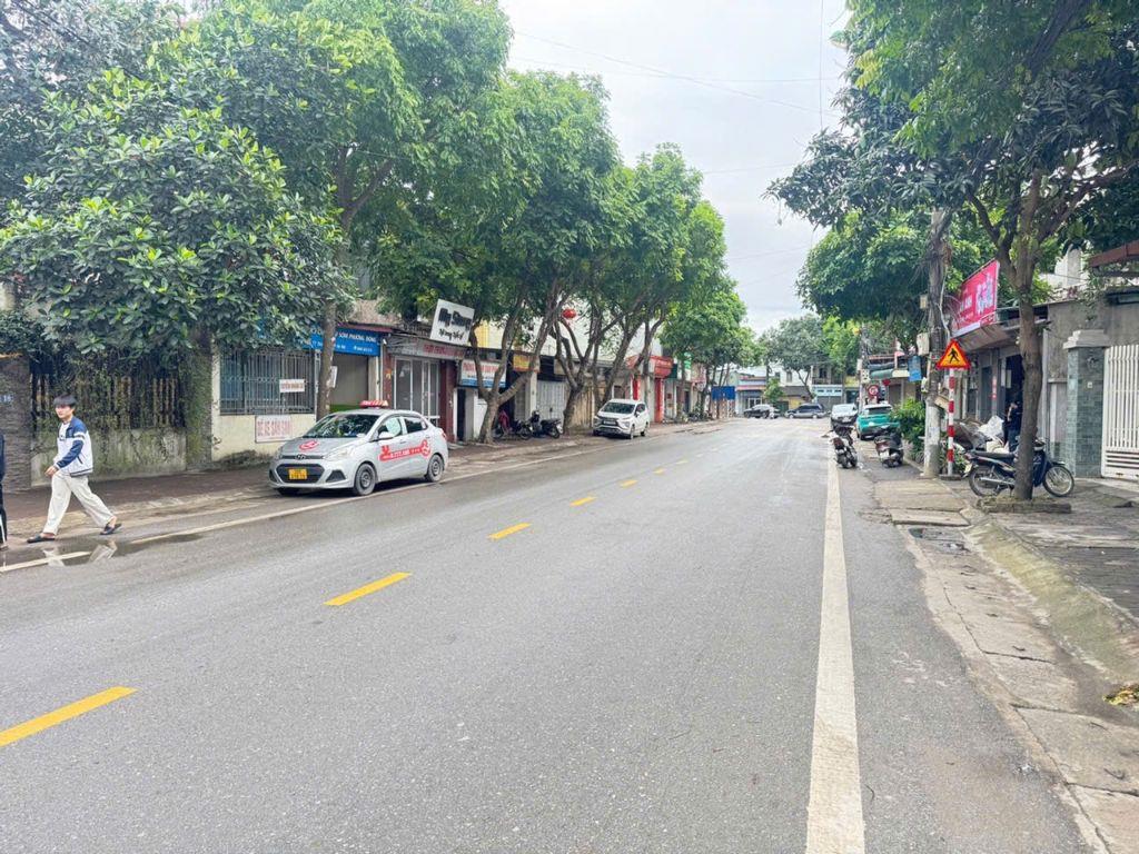 _ THỊ TRẤN ĐÔNG ANH_MẶT PHỐ KINH DOANH NGÀY ĐÊM_Ô TÔ TRÁNH_VỈA HÈ_SẴN NHÀ 3T KINH DOANH_75M_MT 6,4M _ _ DT 75m², MT 6,4m