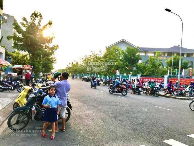 Bán lô đất đường lớn 20m, giá bằng đường 12m chỉ 65 tr/m2  0949 133 ***