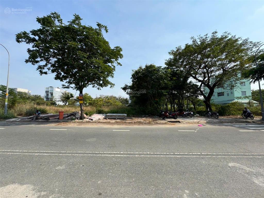 Bán lô hoa hậu góc công viên đường lớn 24m, gần trường đại học umt, giá đầu tư.  0949,133,688