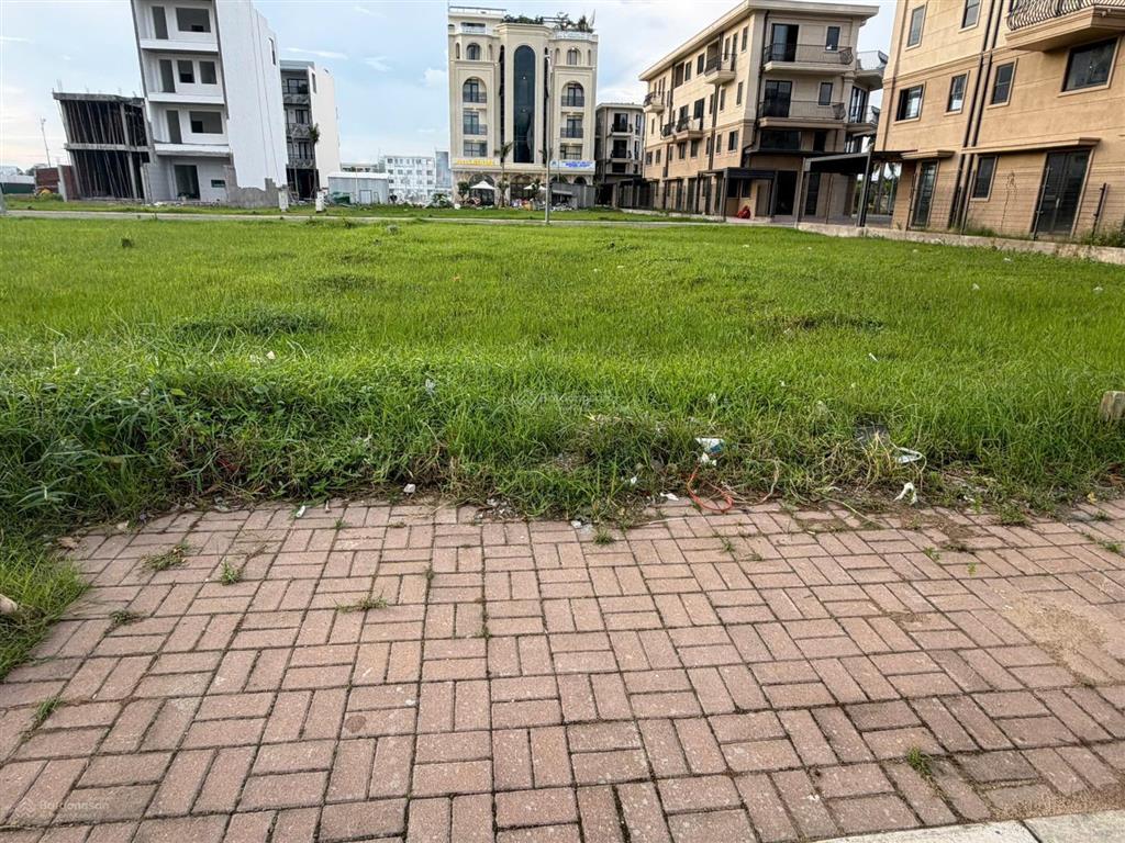 Đất nền nam long sổ riêng giá tốt sát hồ cảnh quan