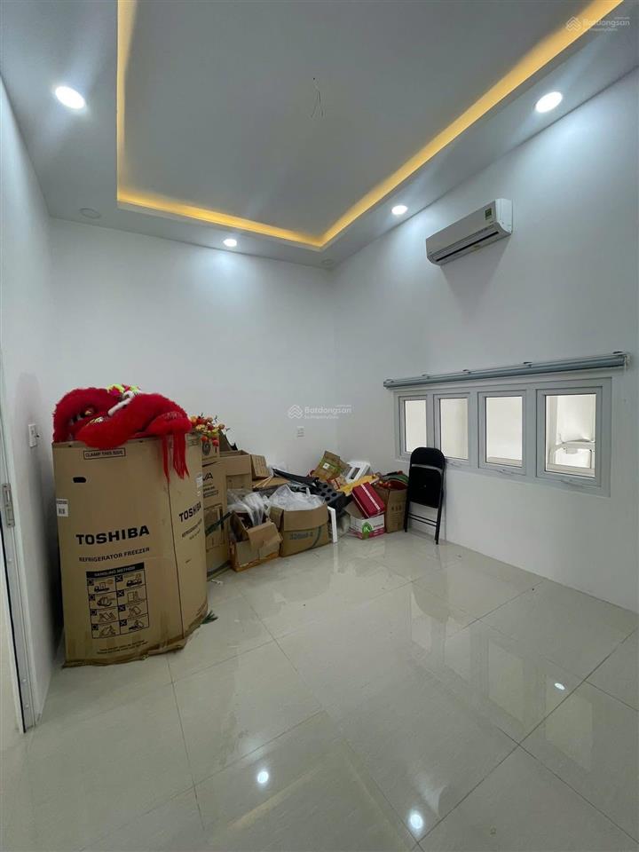 Tôi chính chủ bán full 735tr. ngay chợ bình hưng quận 8, sổ riêng, 5x19m. đang cho thuê 22tr/tháng.