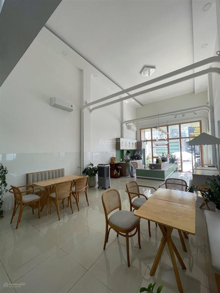 Tôi chính chủ bán full 735tr. ngay chợ bình hưng quận 8, sổ riêng, 5x19m. đang cho thuê 22tr/tháng.