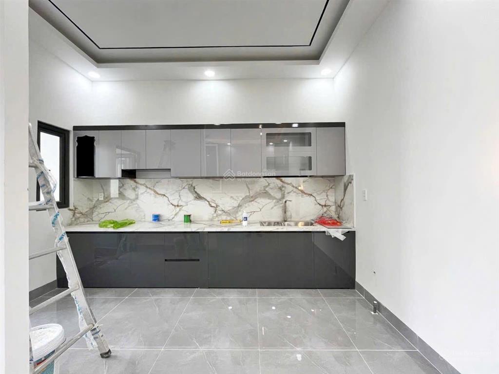 Ngộp cắt lỗ 200tr cần bán nhà nguyễn cửu phú 6x14m. giá 1.05 tỷ. ngay bệnh viện nhi đồng. sổ riêng