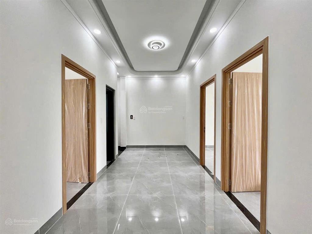 Ngộp cắt lỗ 200tr cần bán nhà nguyễn cửu phú 6x14m. giá 1.05 tỷ. ngay bệnh viện nhi đồng. sổ riêng