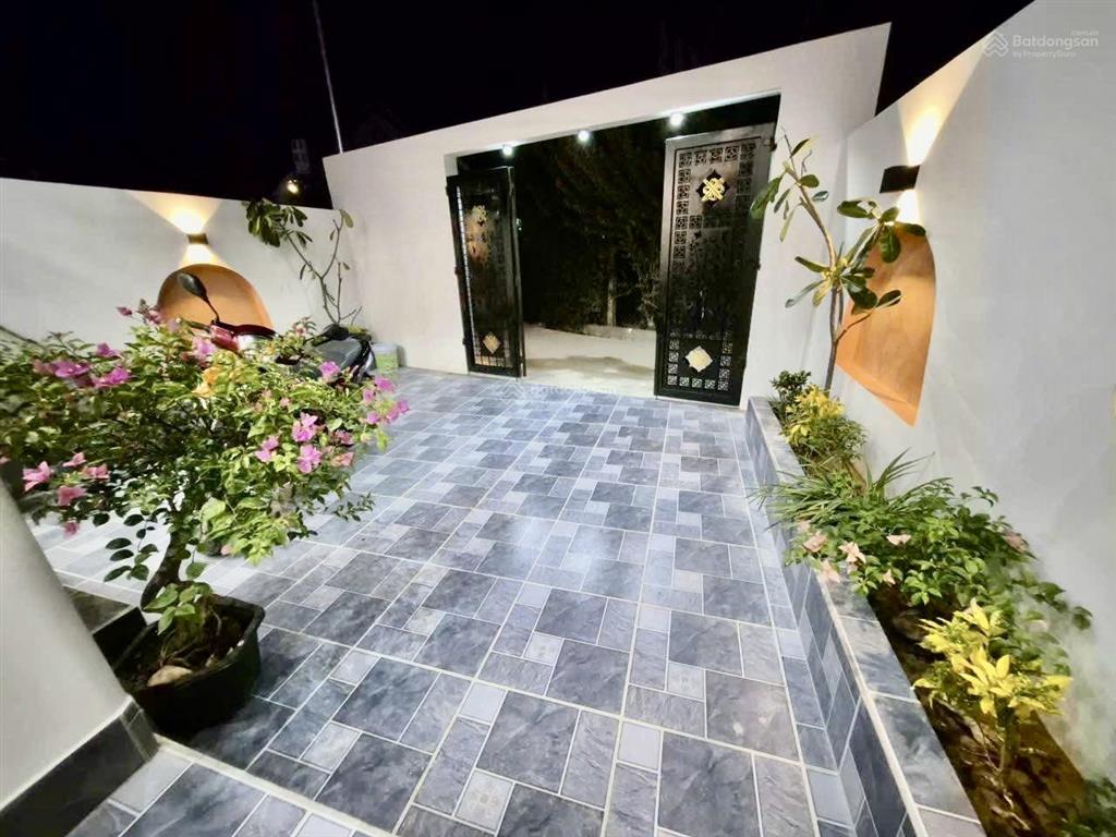 Kẹt nặng cần bán nhà 6x20m cấp 4 sân vườn 950tr. ngay nguyễn hữu trí chỗ chợ đệm. trả trước 550tr
