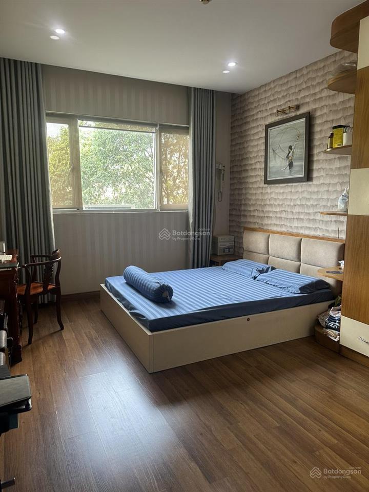 Cần bán nhanh căn hộ celadon city q. tân phú, 3pn, 2wc, 1kho, 95m2, có sổ hồng. rẻ nhất thị trường