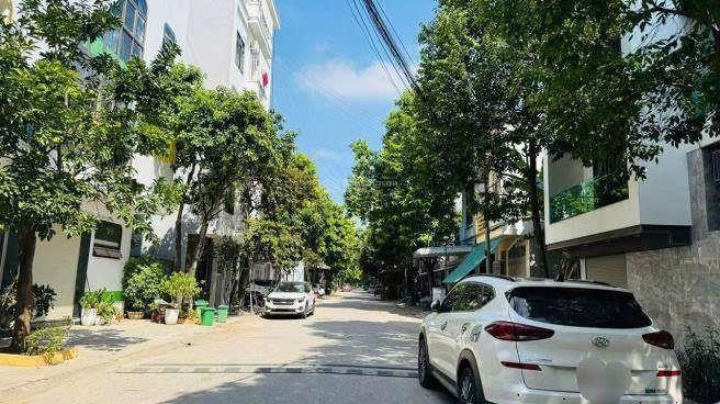 NHỈNH 4 TỶ, LÔ GÓC, ÔTÔ TRÁNH, TÂN XÃ, 500M TỚI ĐH FPT, 1.5KM ĐHQG HÀ NỘI, 2KM TỚI METRO 5