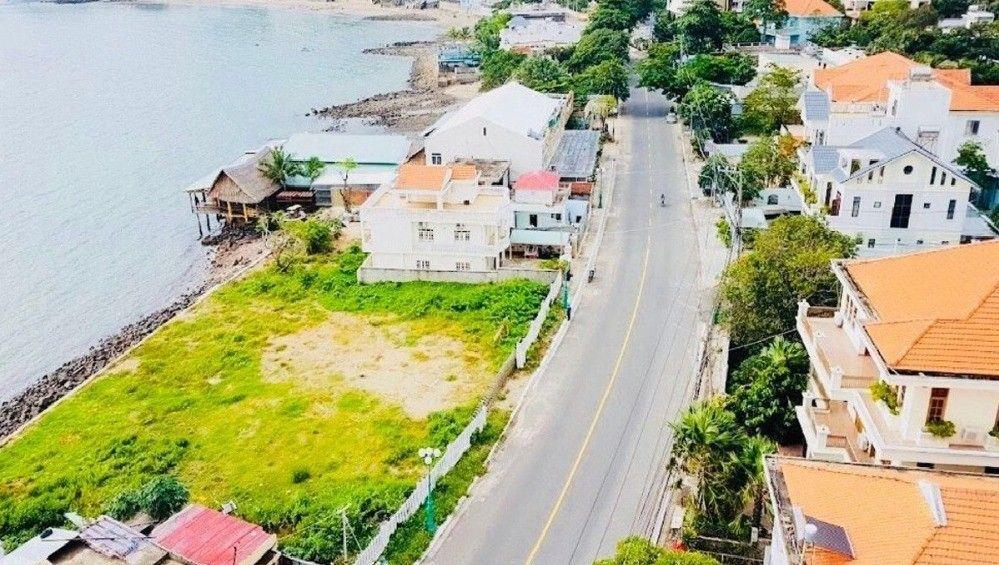 LÔ GÓC, NGAY MẶT ĐƯỜNG CHÍNH DẪN TỚI BIỂN THỊNH LONG 6 ÔTÔ TRÁNH, LÔ GÓC, KD SẦM UẤT, 90M2
