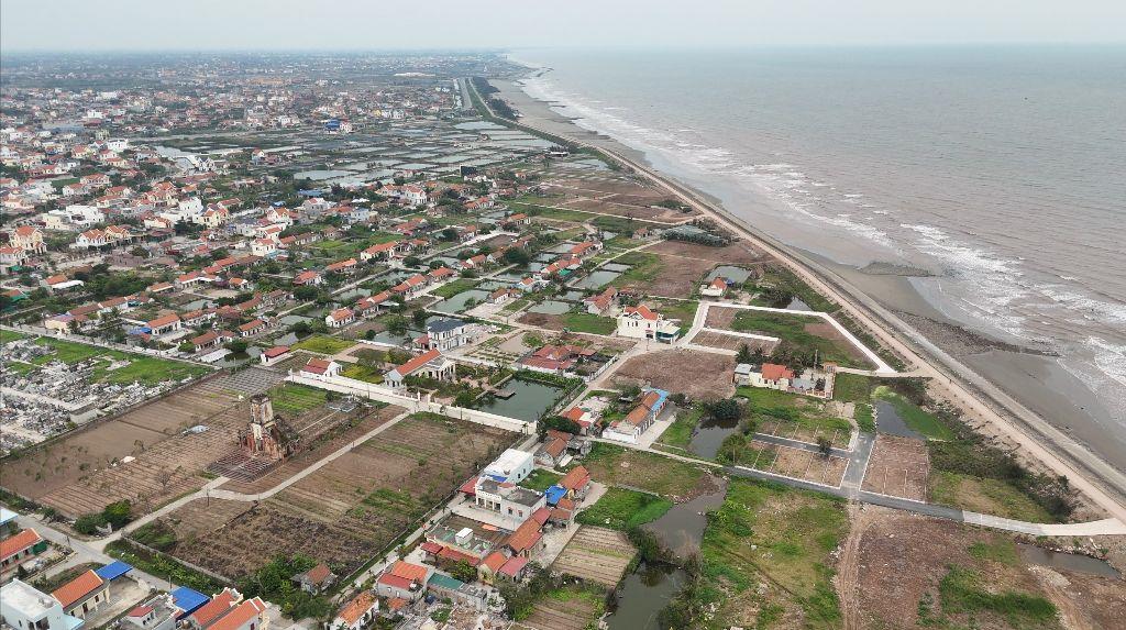 BÁN ĐẤT HẢI HẬU, MẶT BIỂN, TIỀM NĂNG TĂNG GIÁ CAO, ĐÃ CÓ GPXD, Ở NGAY, KD DỄ DÀNG, 180M2
