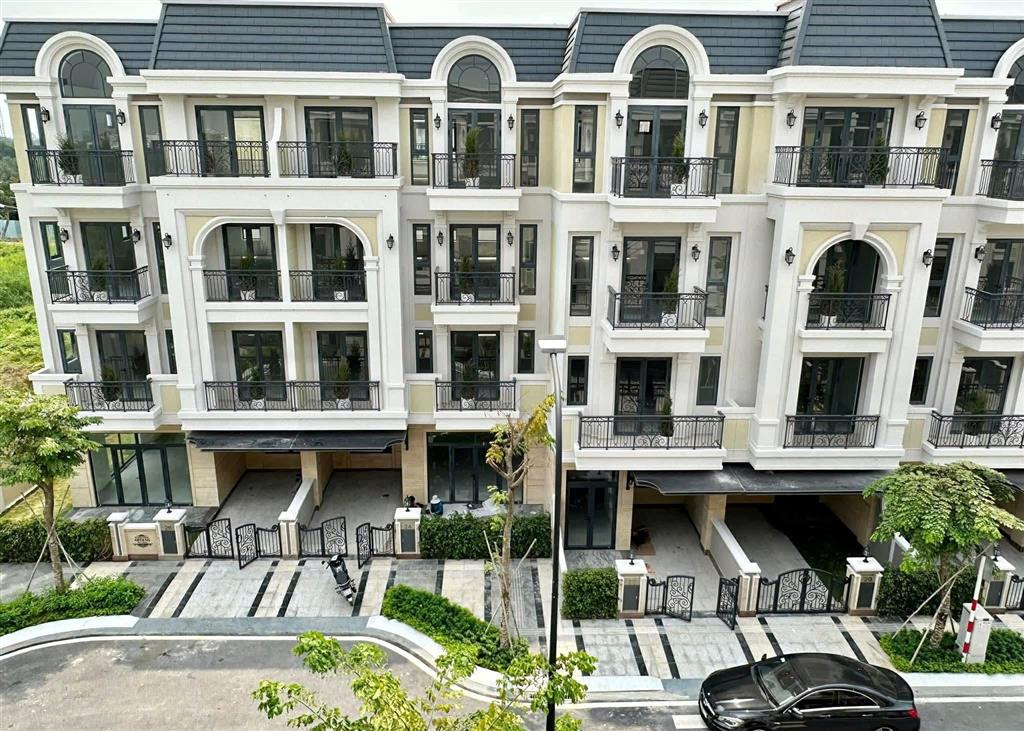 BIỆT THỰ ĐẸP – GIÁ TỐT – CHÍNH CHỦ CẦN BÁN CĂN BIỆT THỰ Tại Phường Phú Hữu, Quận 9, TP.