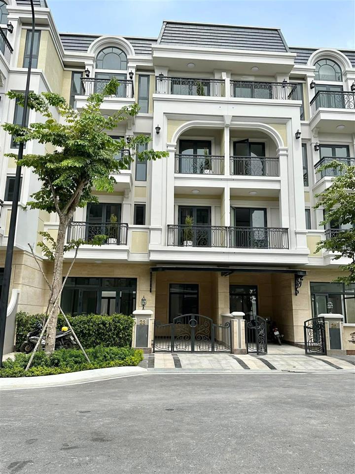 BIỆT THỰ ĐẸP – GIÁ TỐT – CHÍNH CHỦ CẦN BÁN CĂN BIỆT THỰ Tại Phường Phú Hữu, Quận 9, TP.
