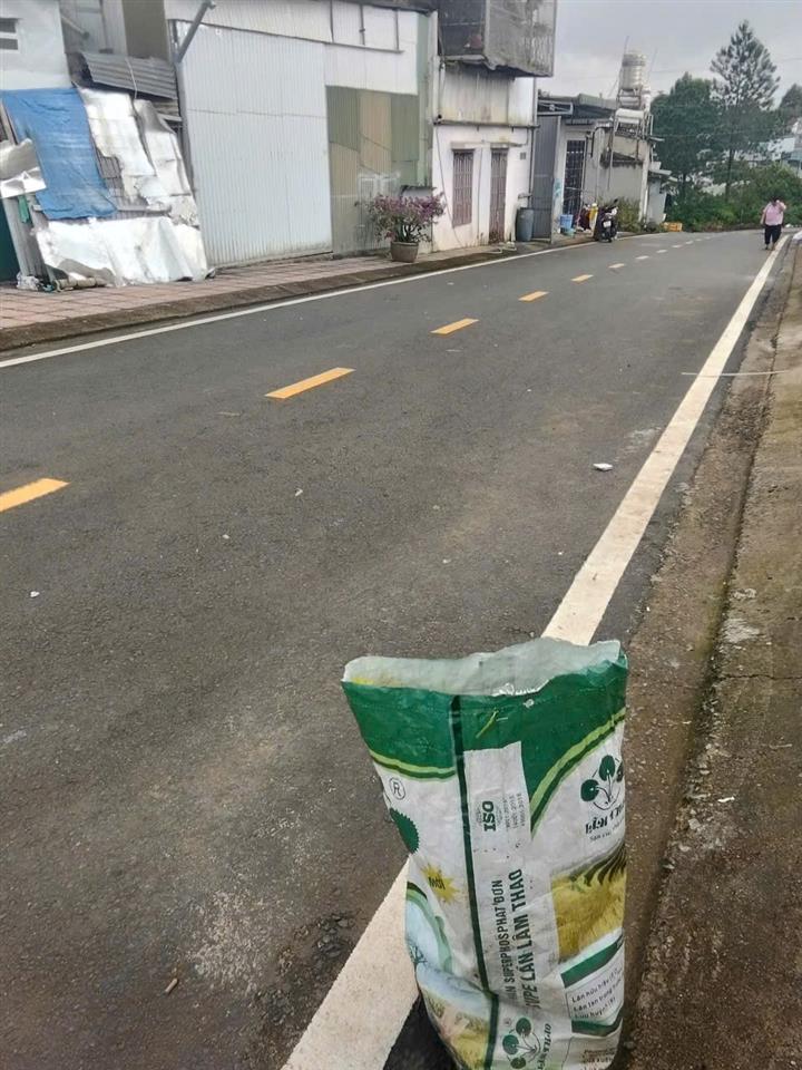 NHÀ CHÍNH CHỦ - THỔ CƯ 100% Địa Chỉ 2/24 Phan Huy Chú, Phường B Lao, TP Bảo Lộc - Lâm Đồng