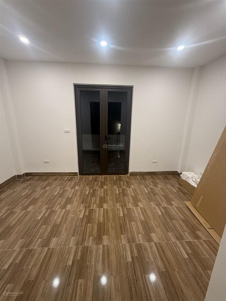 Phố vip việt hưng  50m, mặt tiền 6m thang máy, full nội thất, giá cực tốt!