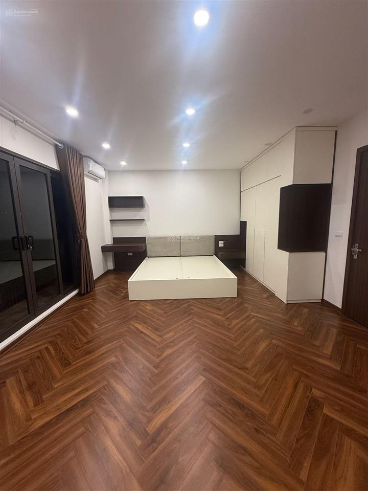 Phố vip việt hưng  50m, mặt tiền 6m thang máy, full nội thất, giá cực tốt!