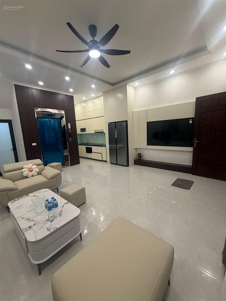 Phố vip việt hưng  50m, mặt tiền 6m thang máy, full nội thất, giá cực tốt!