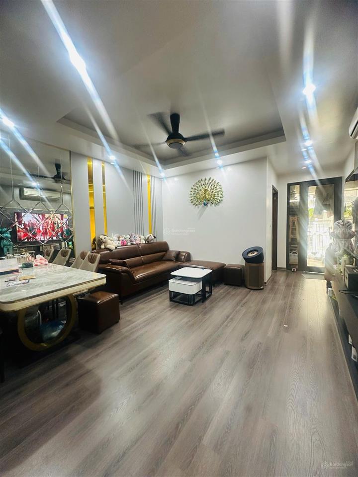 Siêu mẫu tây mỗ, hàng xóm viisnmartcity 38m2, 4 tầng, chỉ hơn 8tỷ ô tô đỗ ngày đêm