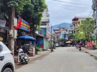 Đất dân cắt bán trung tâm xã phú cát gần đường đôi rộng 50m