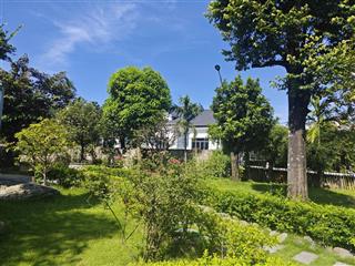 Bán khuôn viên đẹp gần ngay trung tâm sầm uất nhất hoà lạc