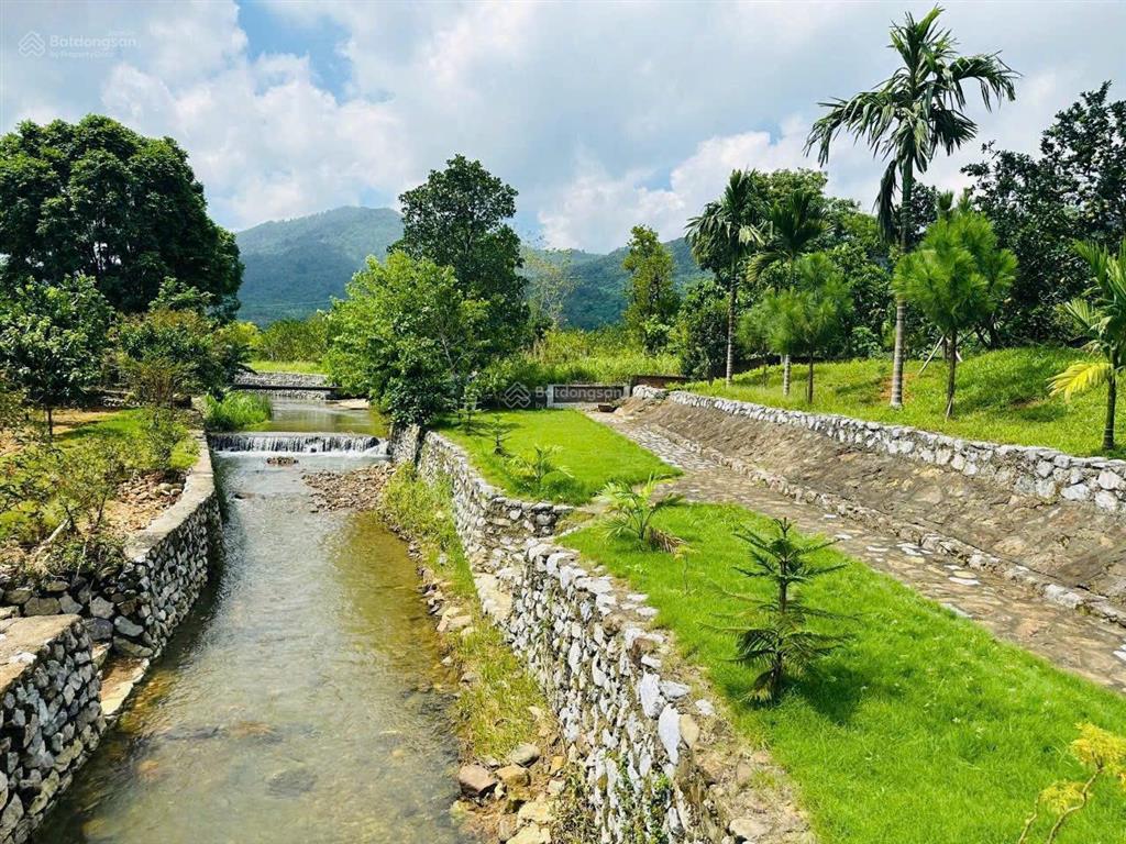Cần bán gấp khuôn viên nghỉ dưỡng bám suối đẹp nhất hà nội