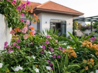 Bán khuôn viên sẵn nhà đẹp tại hoà lạc