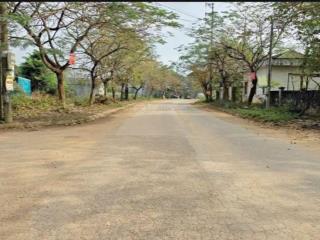 Đất phú cát gần tổ hợp y tế và trường đại học