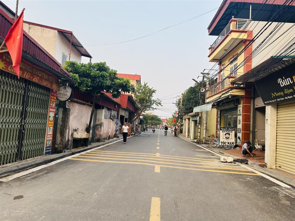 Chân cầu thượng cát, 139m2 mặt tiền 7m, ngõ thông ô tô 7 chỗ, tương lai 2 phút sang phố.